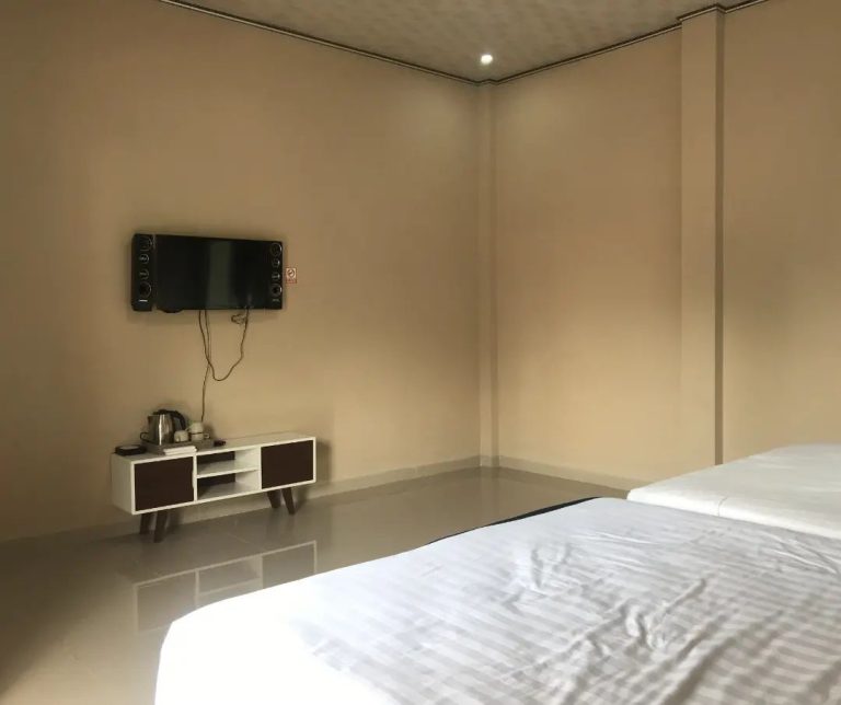 villa pringgitan kemuning 10