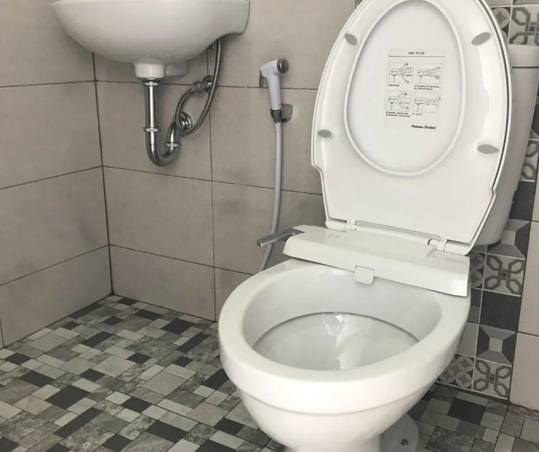 villa pringgitan kemuning 8