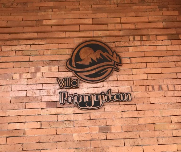 villa pringgitan kemuning 9